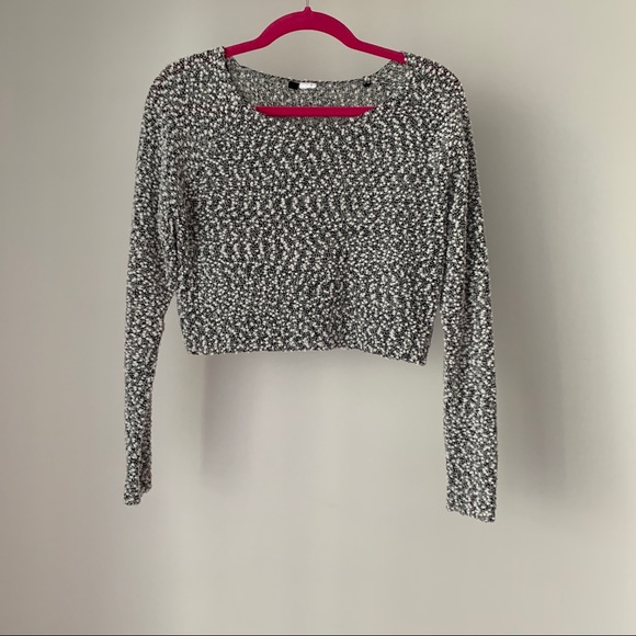 [DONATED] Upcycled crop top - Picture 2 of 4